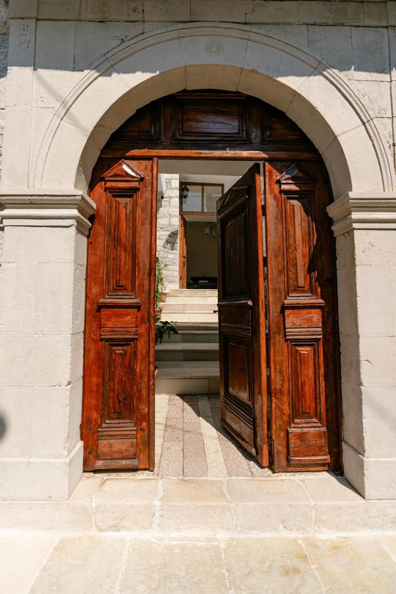 Petrichor Hotel Gjirokastër Buitenkant foto