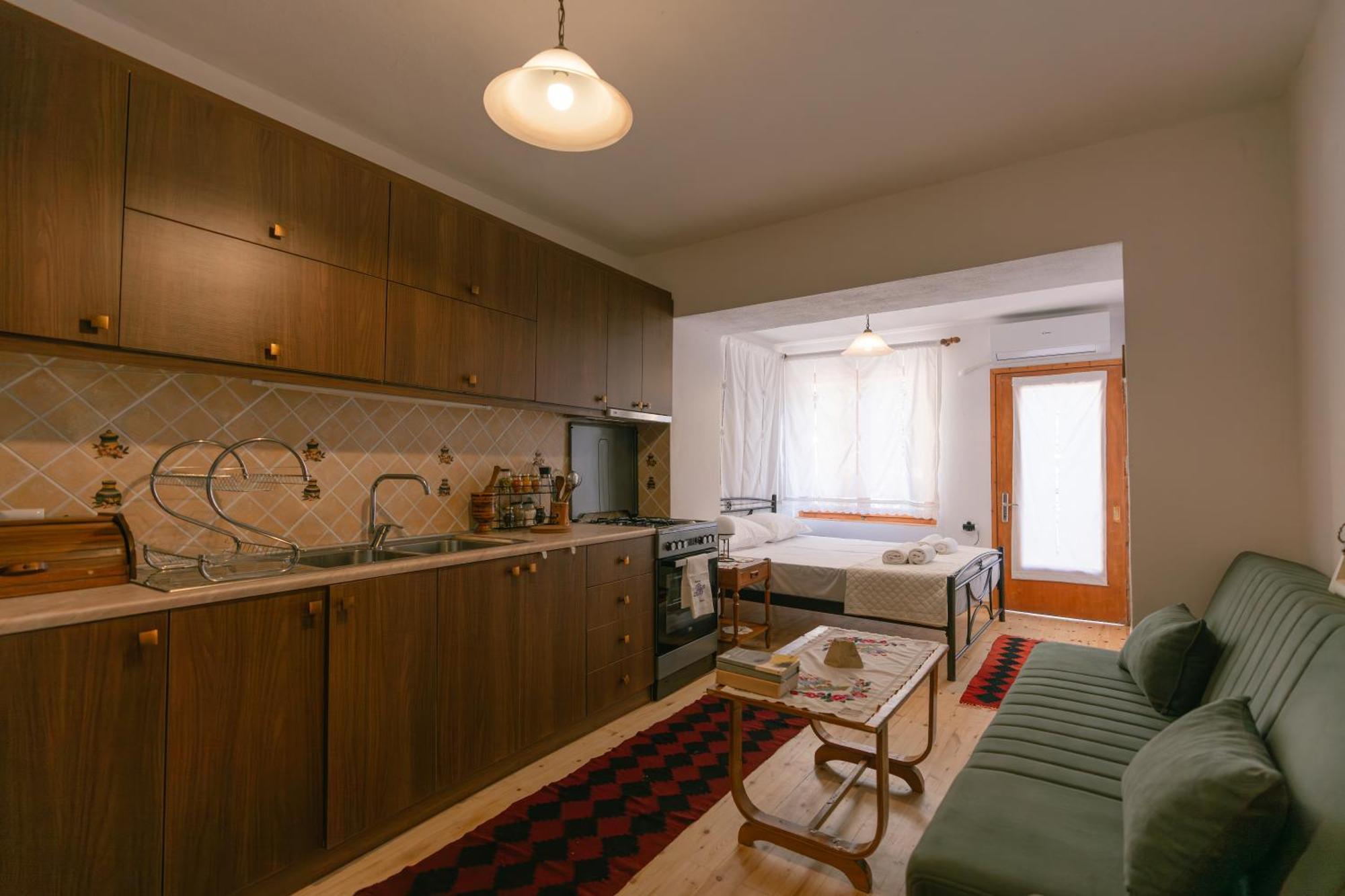 Petrichor Hotel Gjirokastër Buitenkant foto