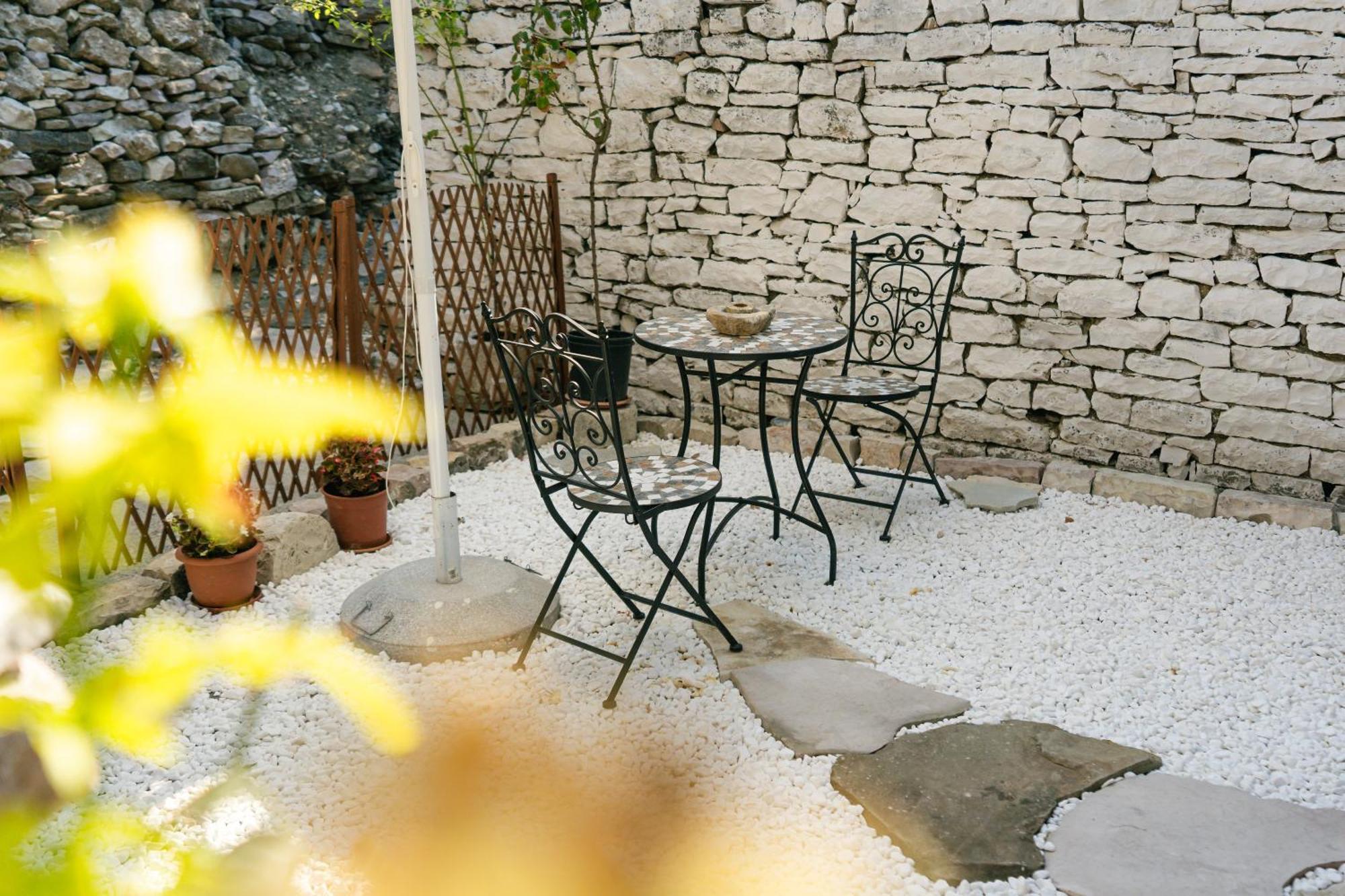 Petrichor Hotel Gjirokastër Buitenkant foto