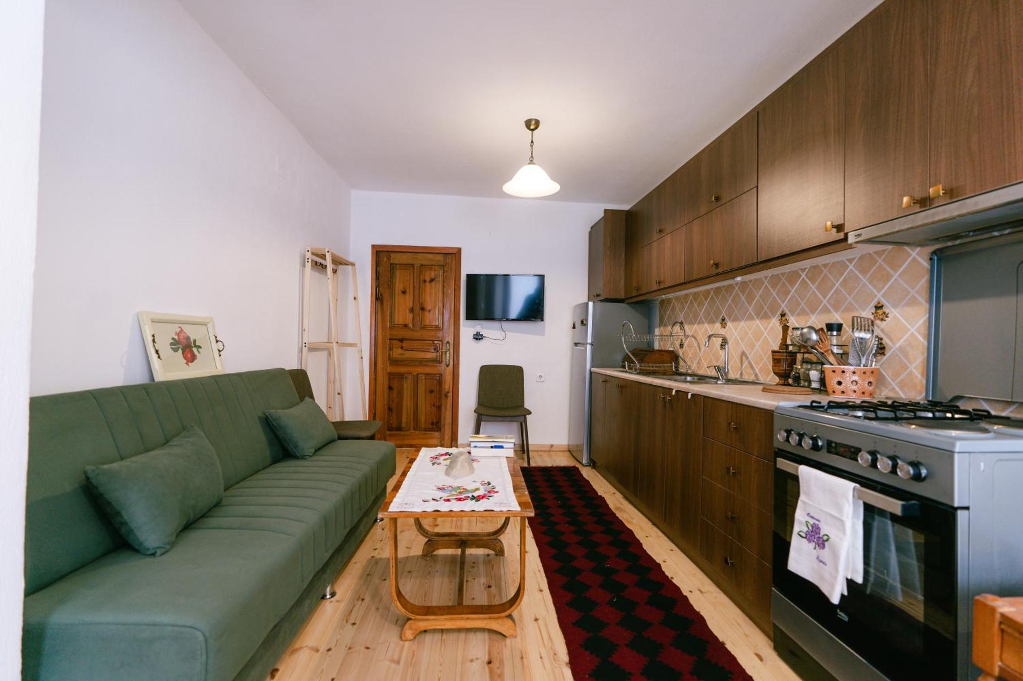 Petrichor Hotel Gjirokastër Buitenkant foto