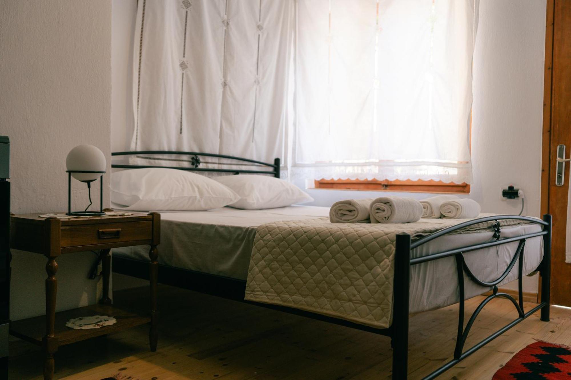 Petrichor Hotel Gjirokastër Buitenkant foto