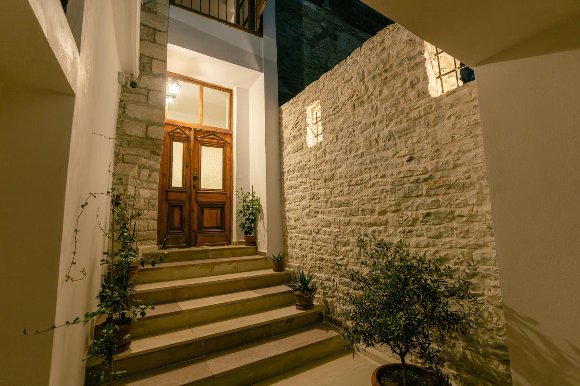 Petrichor Hotel Gjirokastër Buitenkant foto